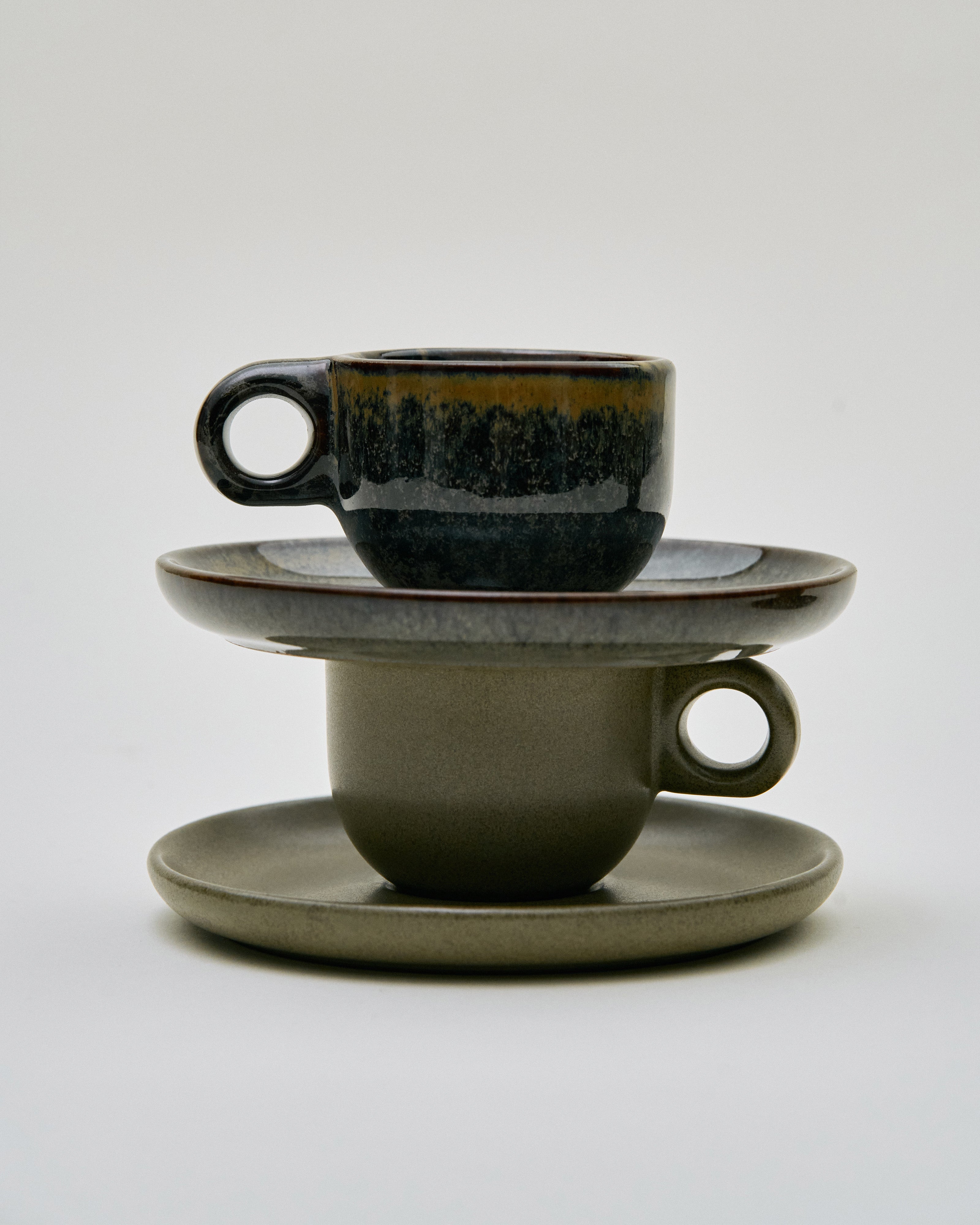 Serax Surface espresso šálek s podšálkem khaki zelený