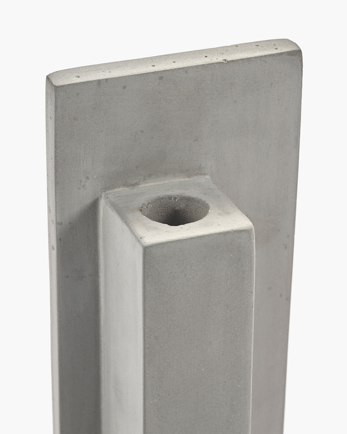 Serax Werk svícen L šedý beton