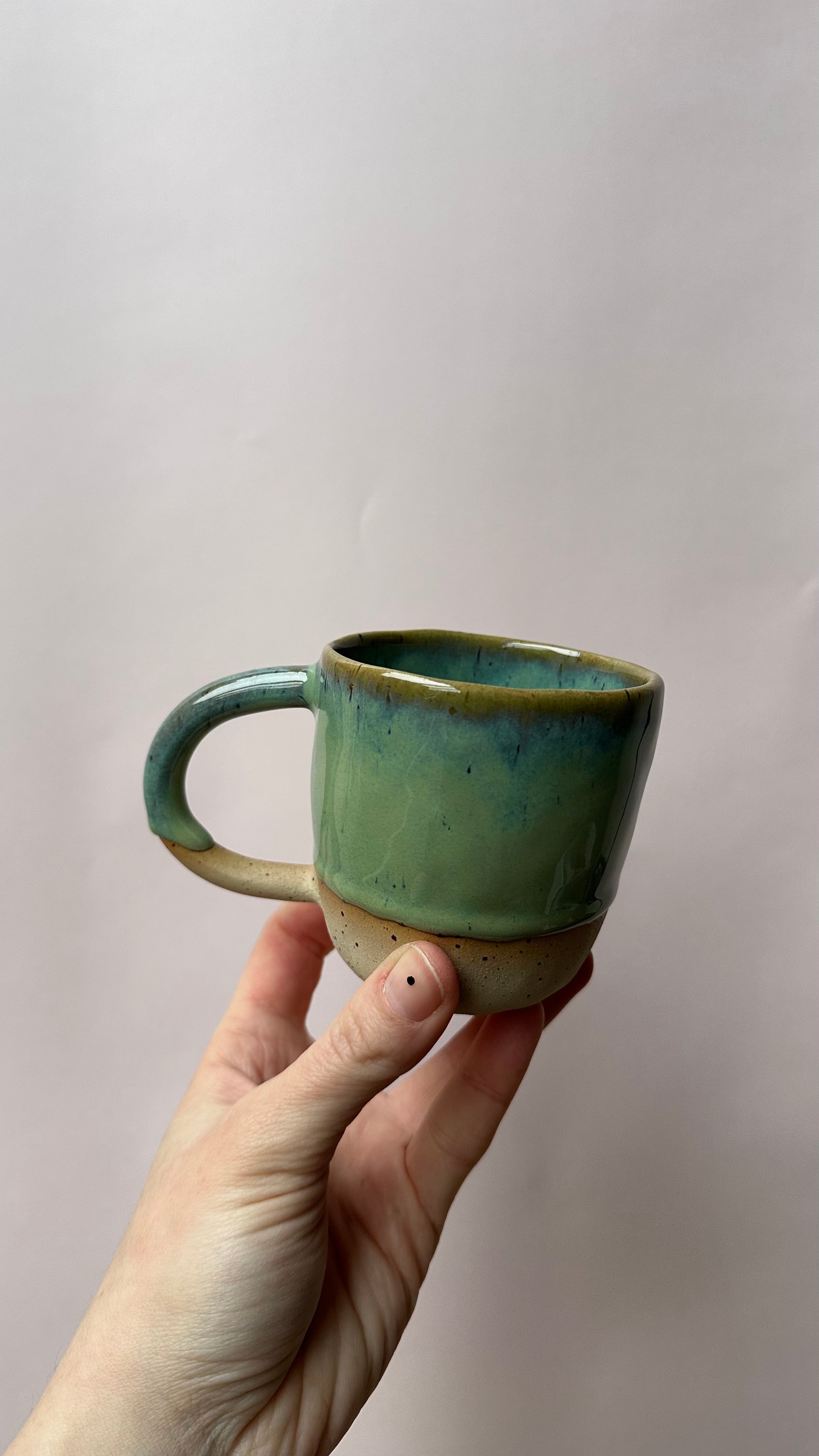 Engoba Uškatý hrnek 250 ml béžová