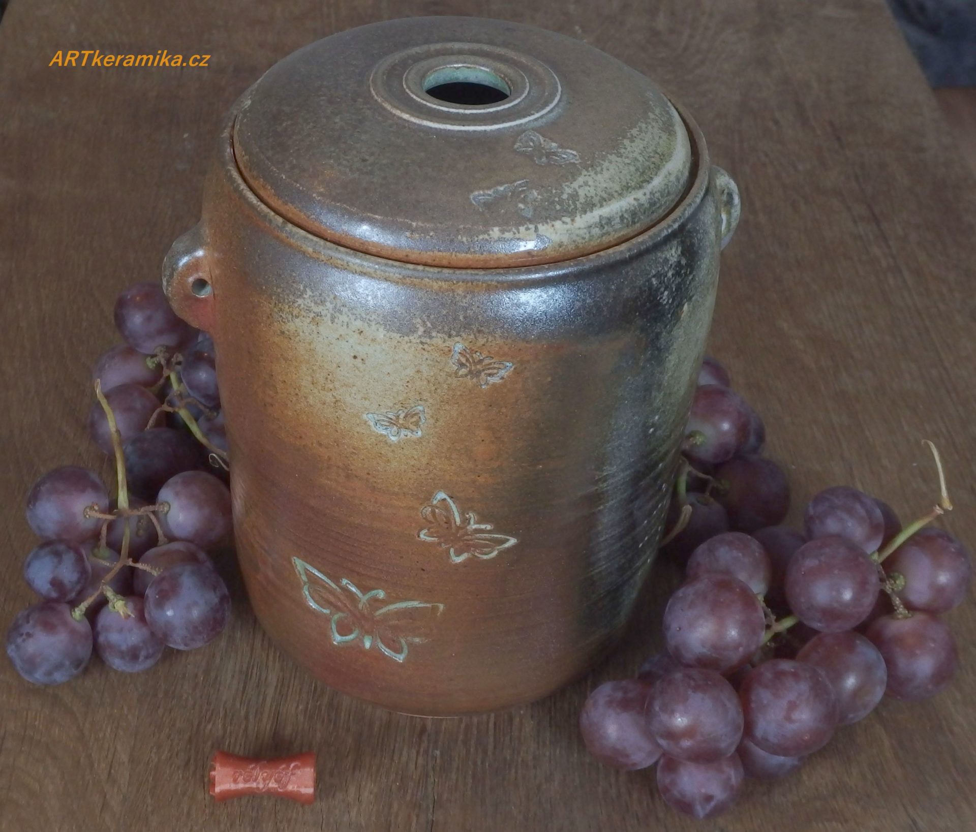ARTkeramika Shino ash butterfly pickles nádoba na kvašení