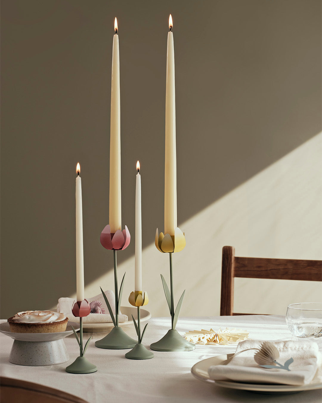 Broste Copenhagen Smooth Glossy svíčka lesklá úzká