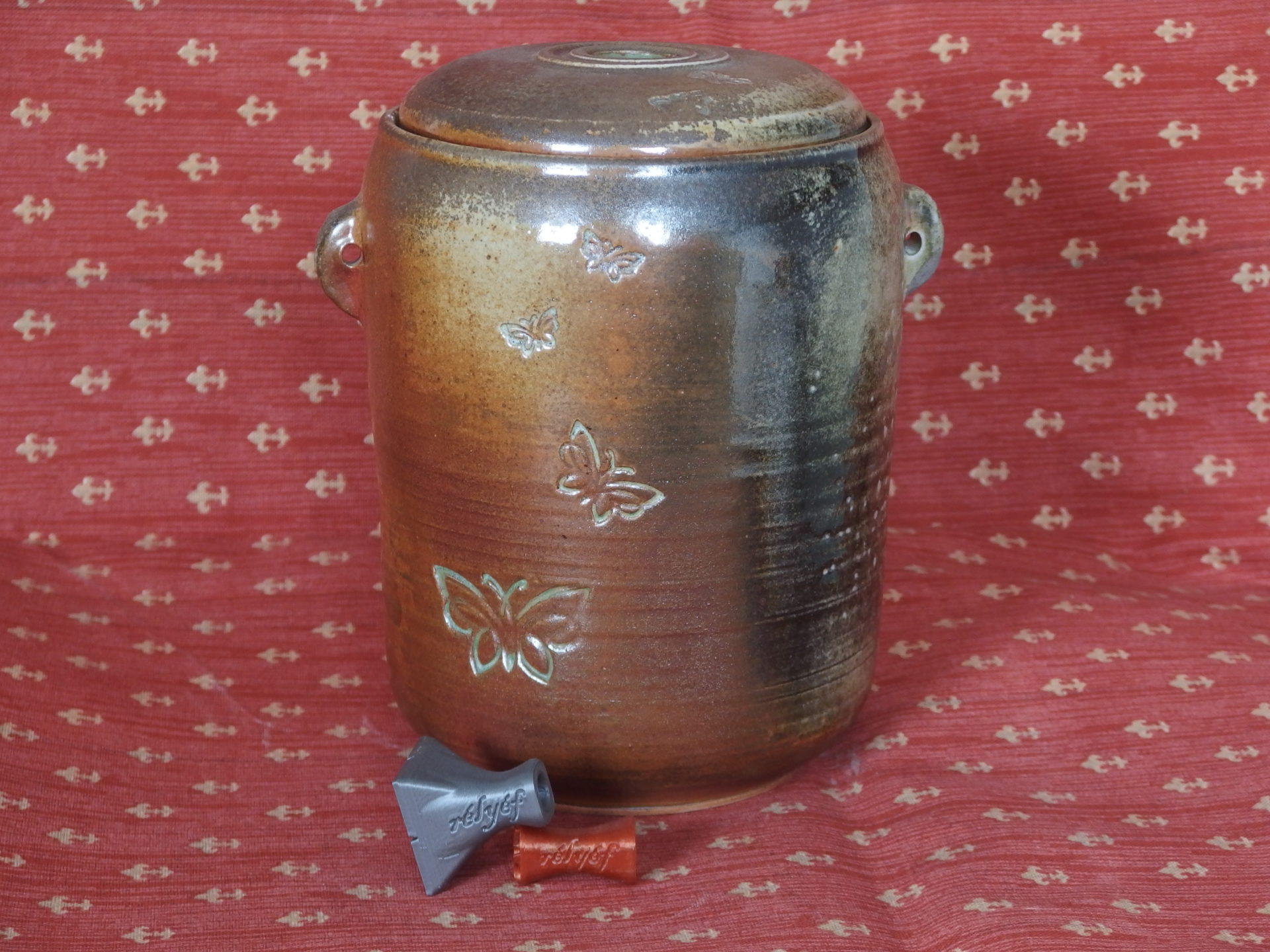 ARTkeramika Shino ash butterfly pickles nádoba na kvašení