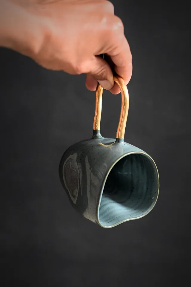 Terra Ceramics Prague Ziggy hrnek lesní zelená 300 ml zlaté ucho