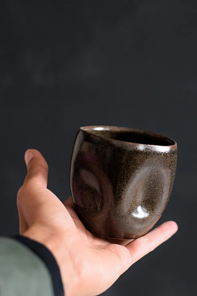 Terra Ceramics Ziggy hrnek 300 ml Temmoku hnědý