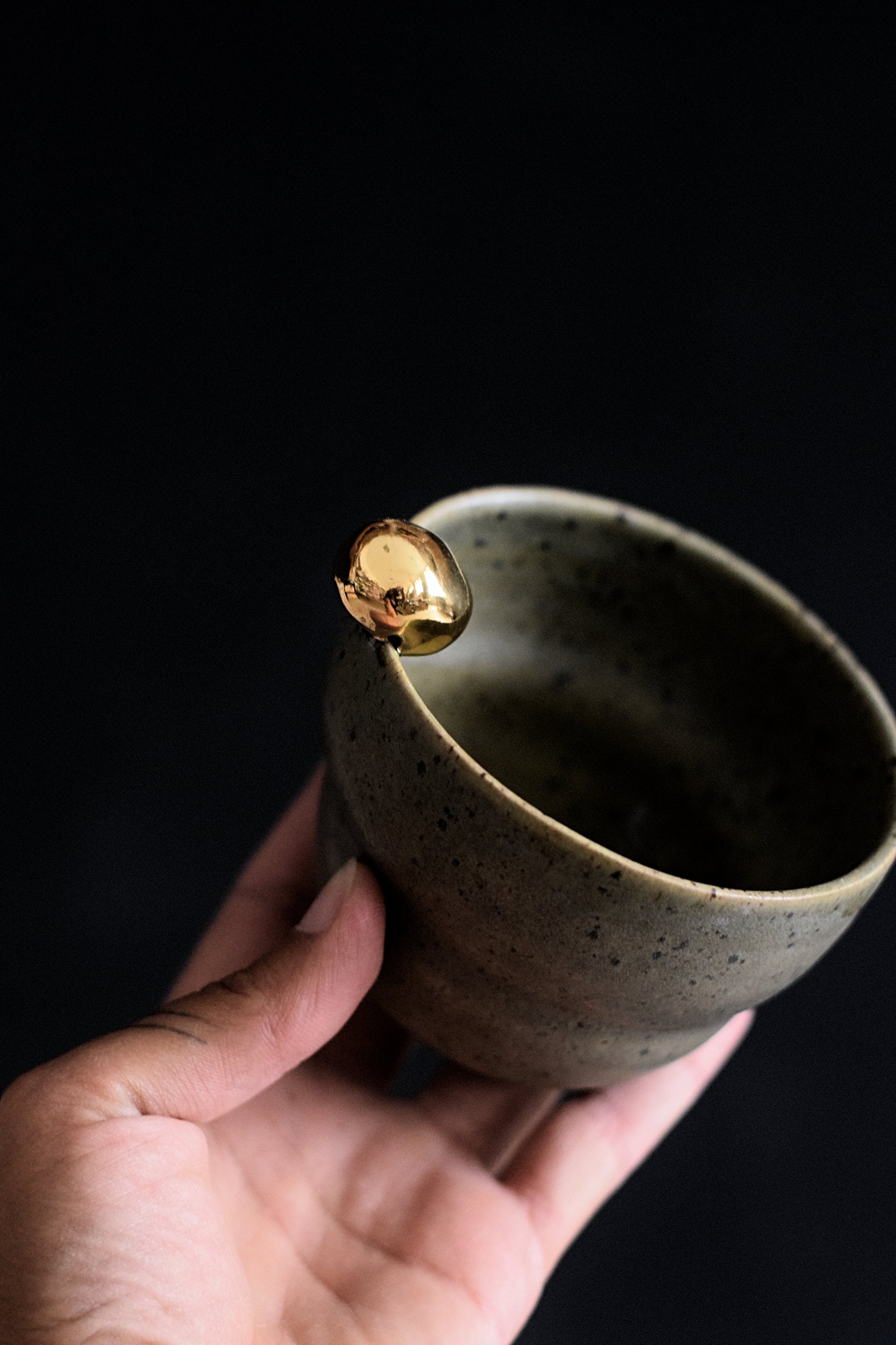 Terra Ceramics Prague SIA šálek 200 ml mechová zeleň perla