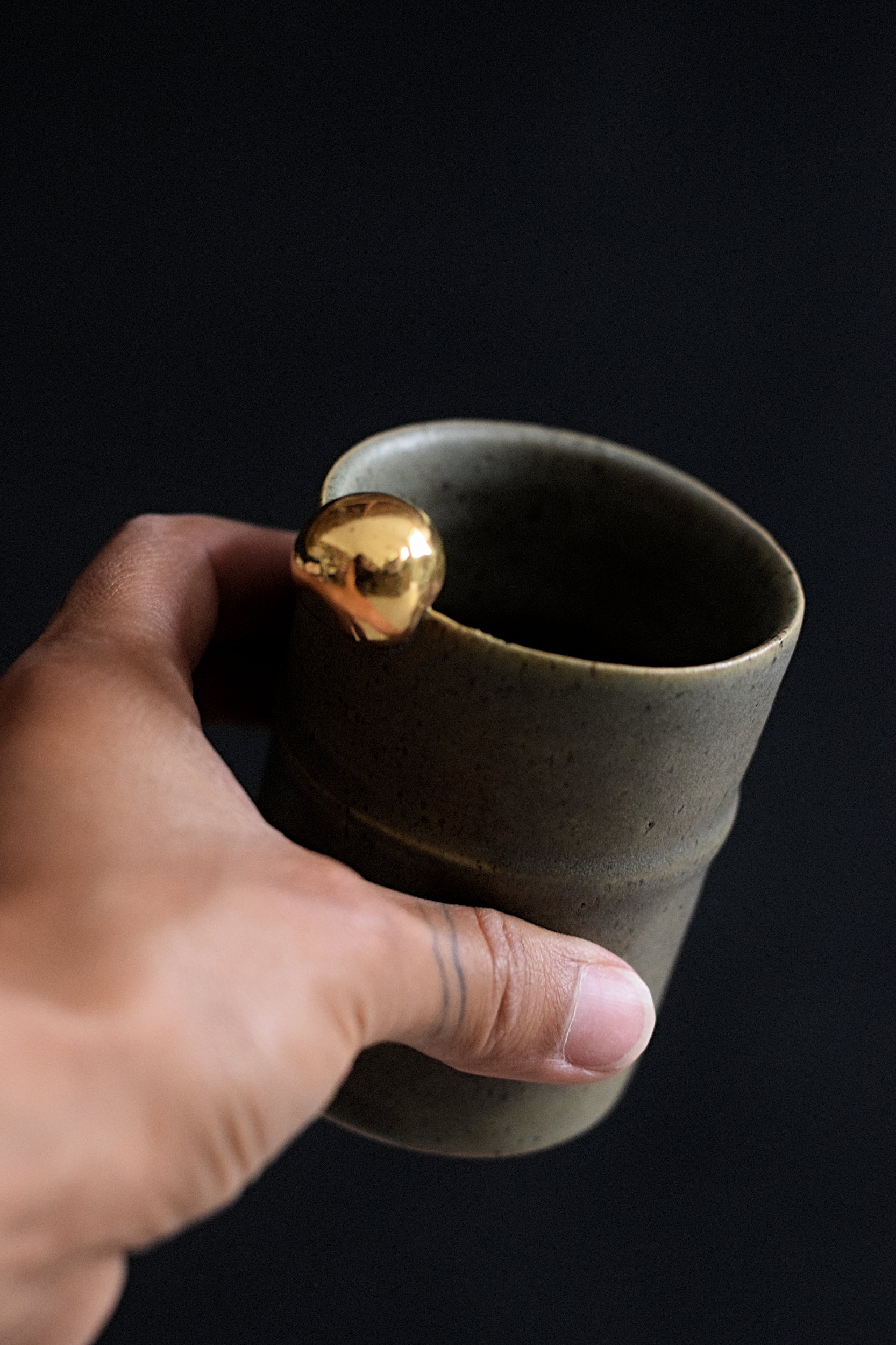 Terra Ceramics Prague TAK šálek 200 ml mechová zeleň perla