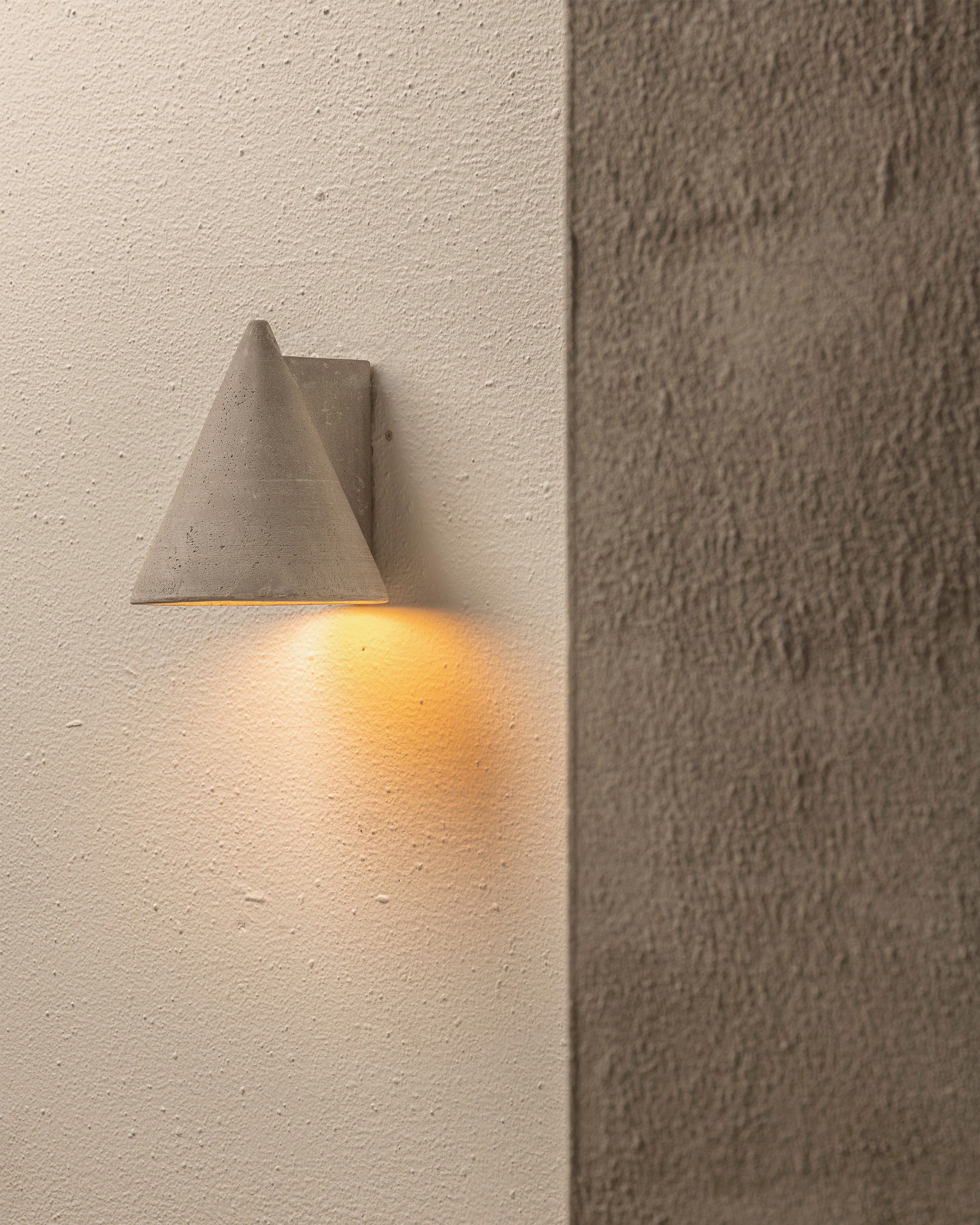 Serax Primary Shape °1 nástěnná lampa beton