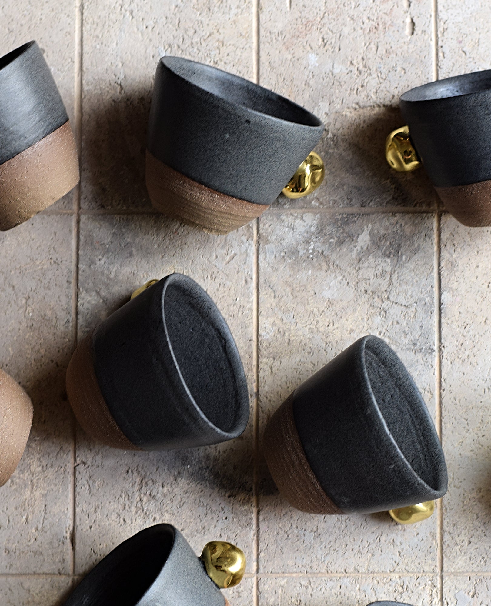 Terra Ceramics Prague BAO Gold rock šálek na kávu 250 ml černý