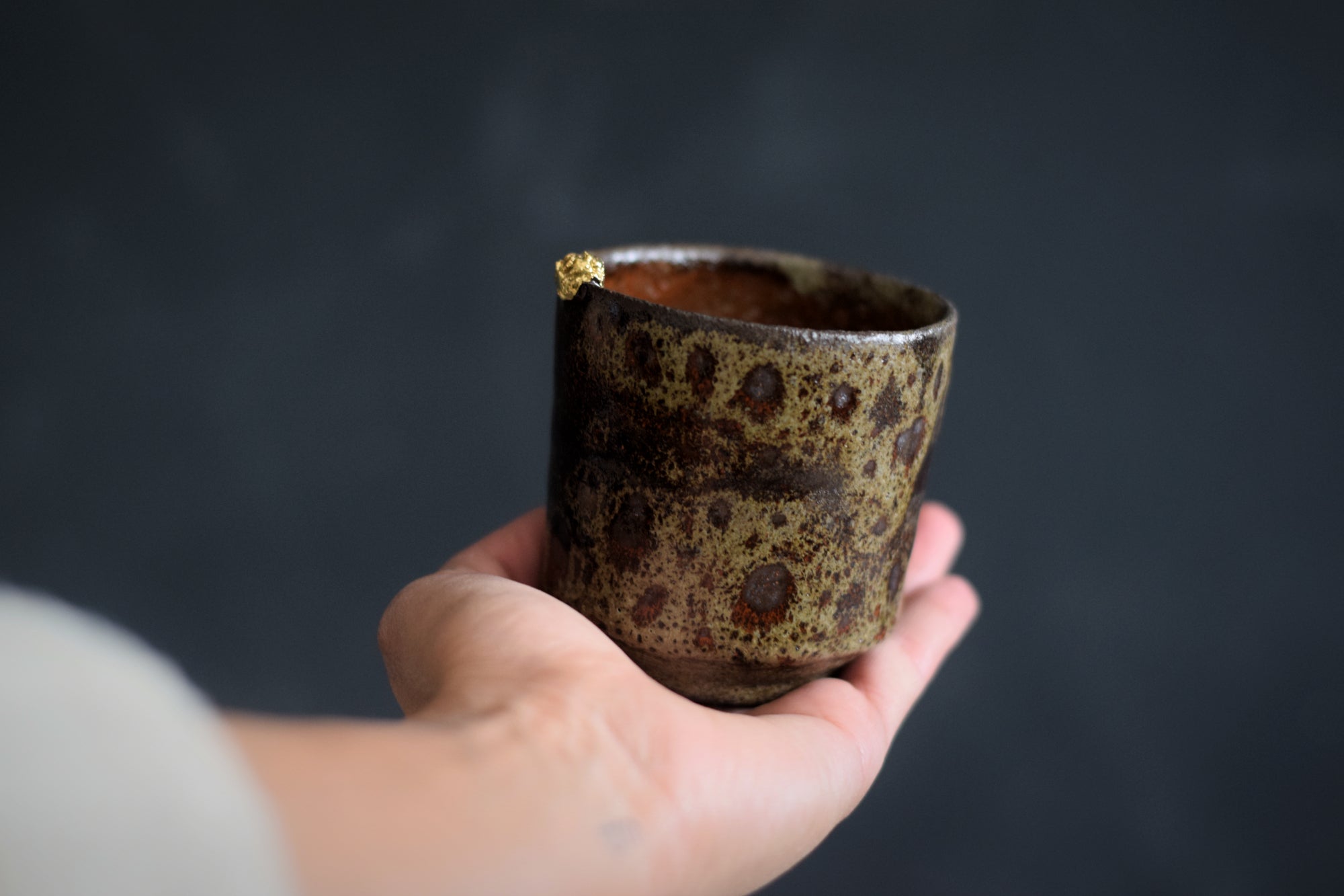 Terra Ceramics Prague Matcha Brown Brick šálek 200 ml hnědý