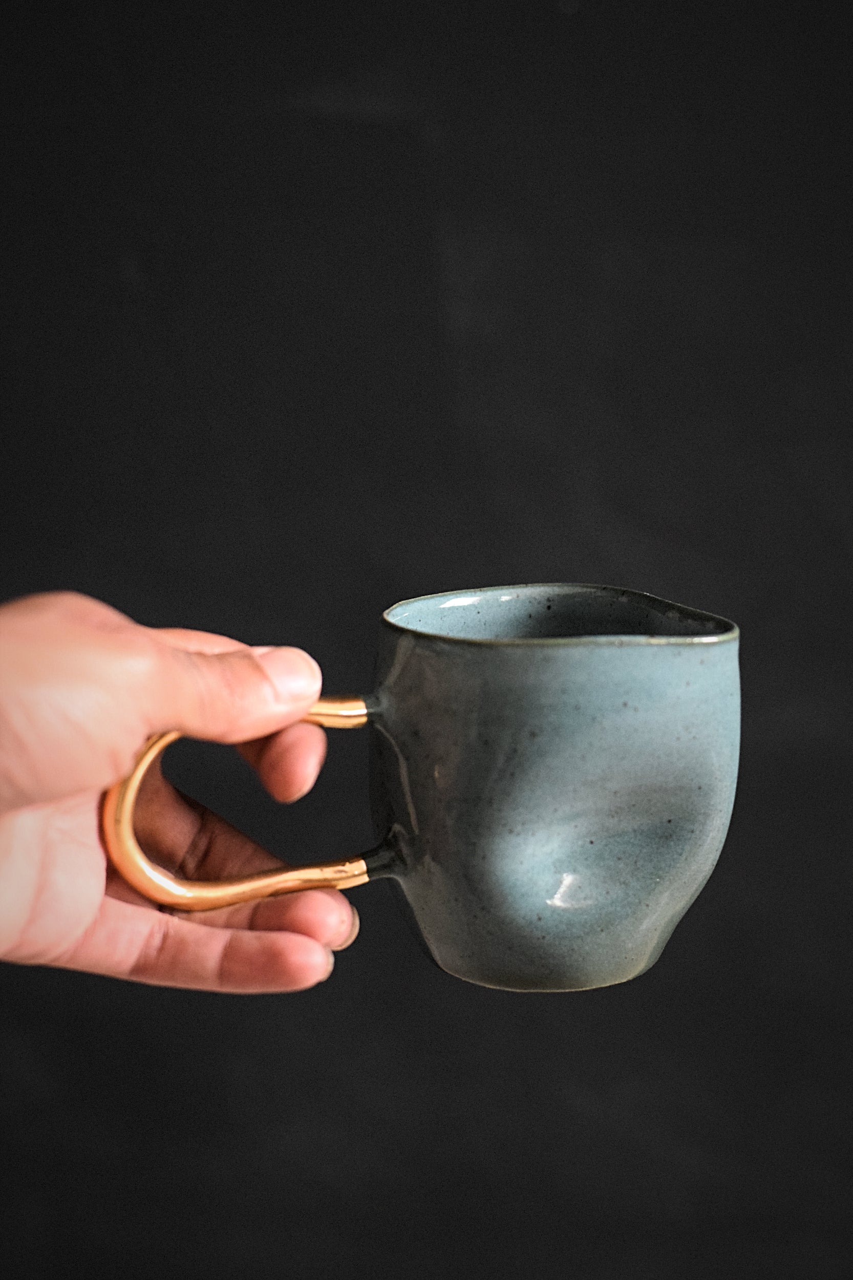 Terra Ceramics Prague Ziggy hrnek lesní zelená 300 ml zlaté ucho