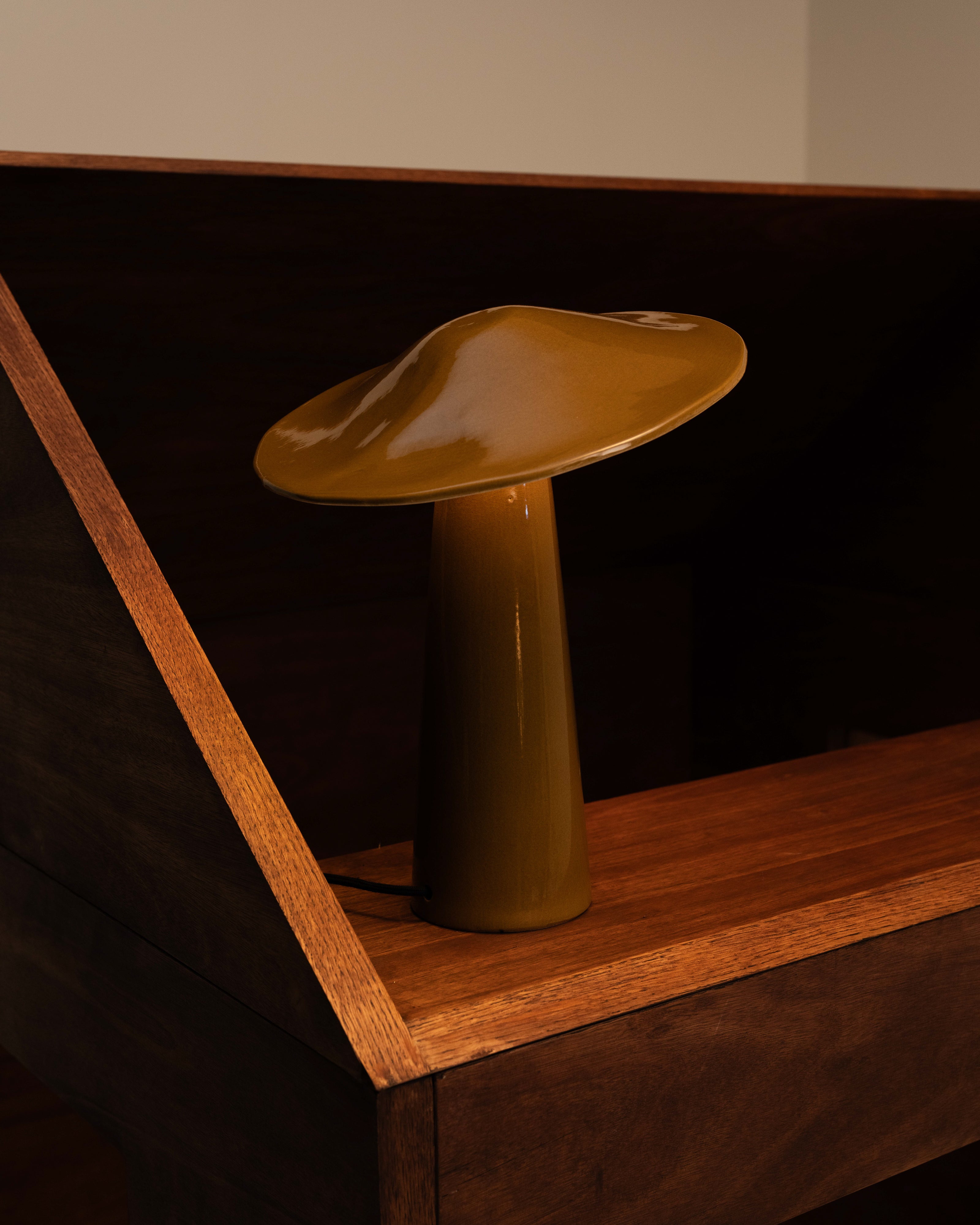 Serax Cézanne stolní lampa okrová keramika