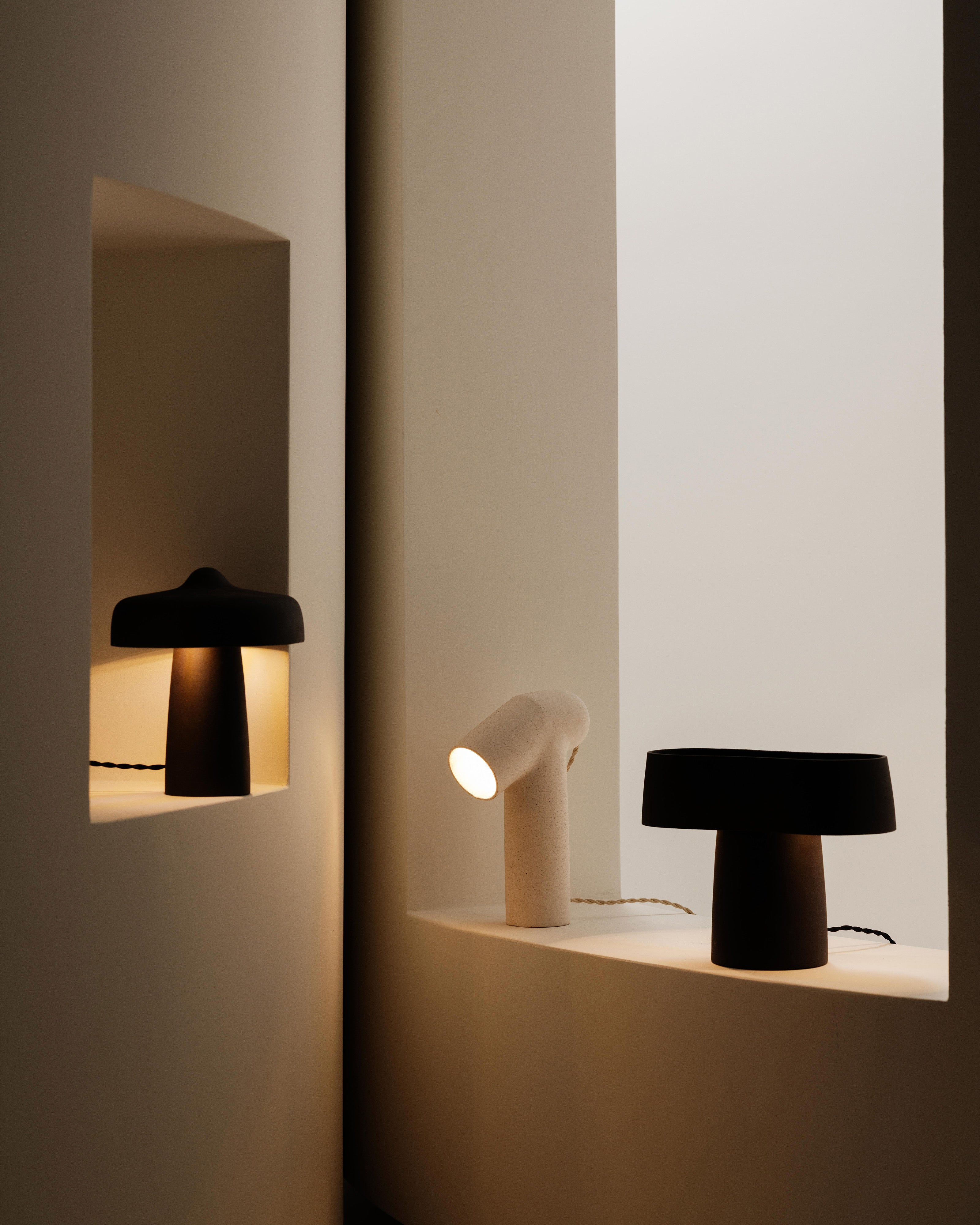 Serax Maia stolní lampa béžová šamotová keramika