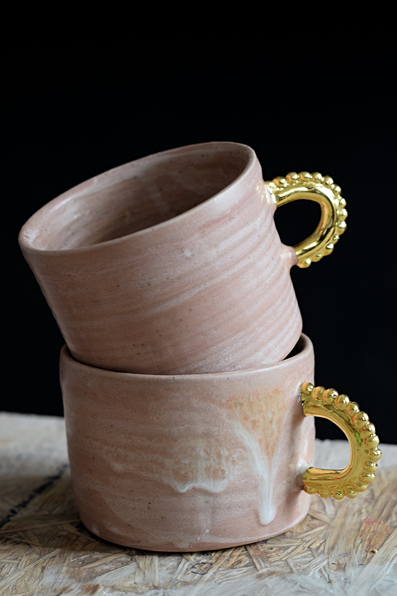 Terra Ceramics Aya velký hrnek 410 ml růžový perly zlato