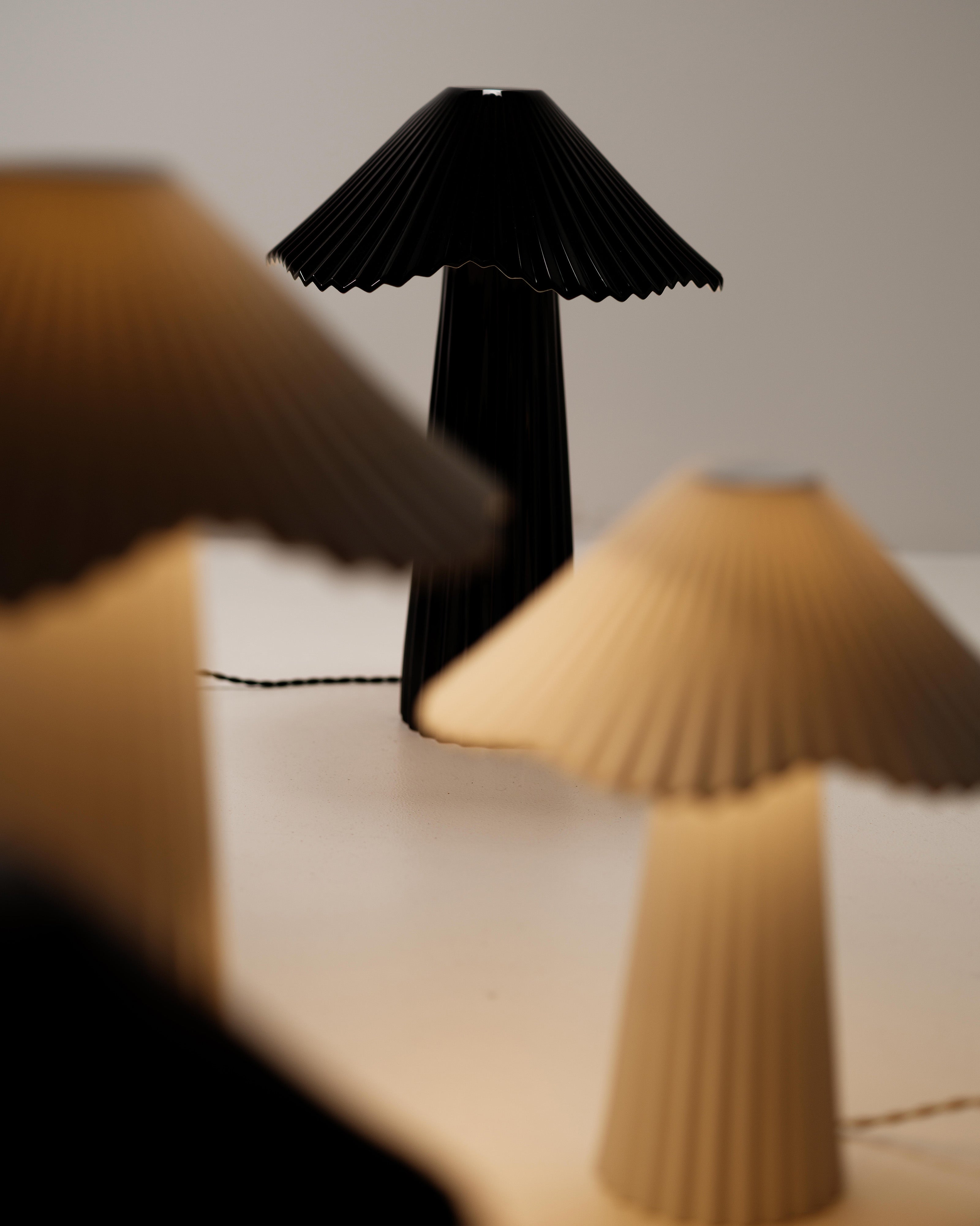 Serax Uala S stolní lampa porcelánová bílá matná