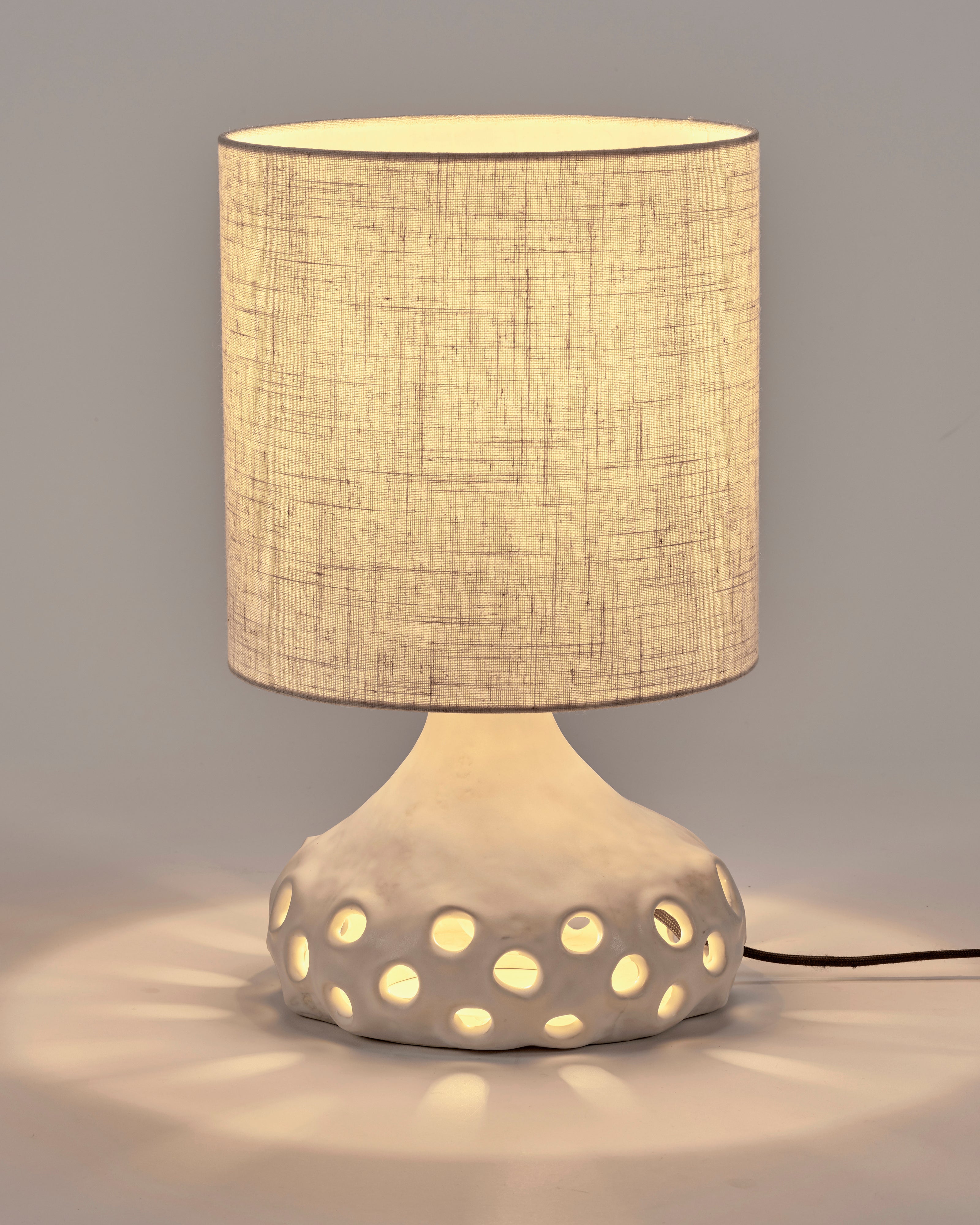 Serax Oya 01 stolní lampa béžová lnená