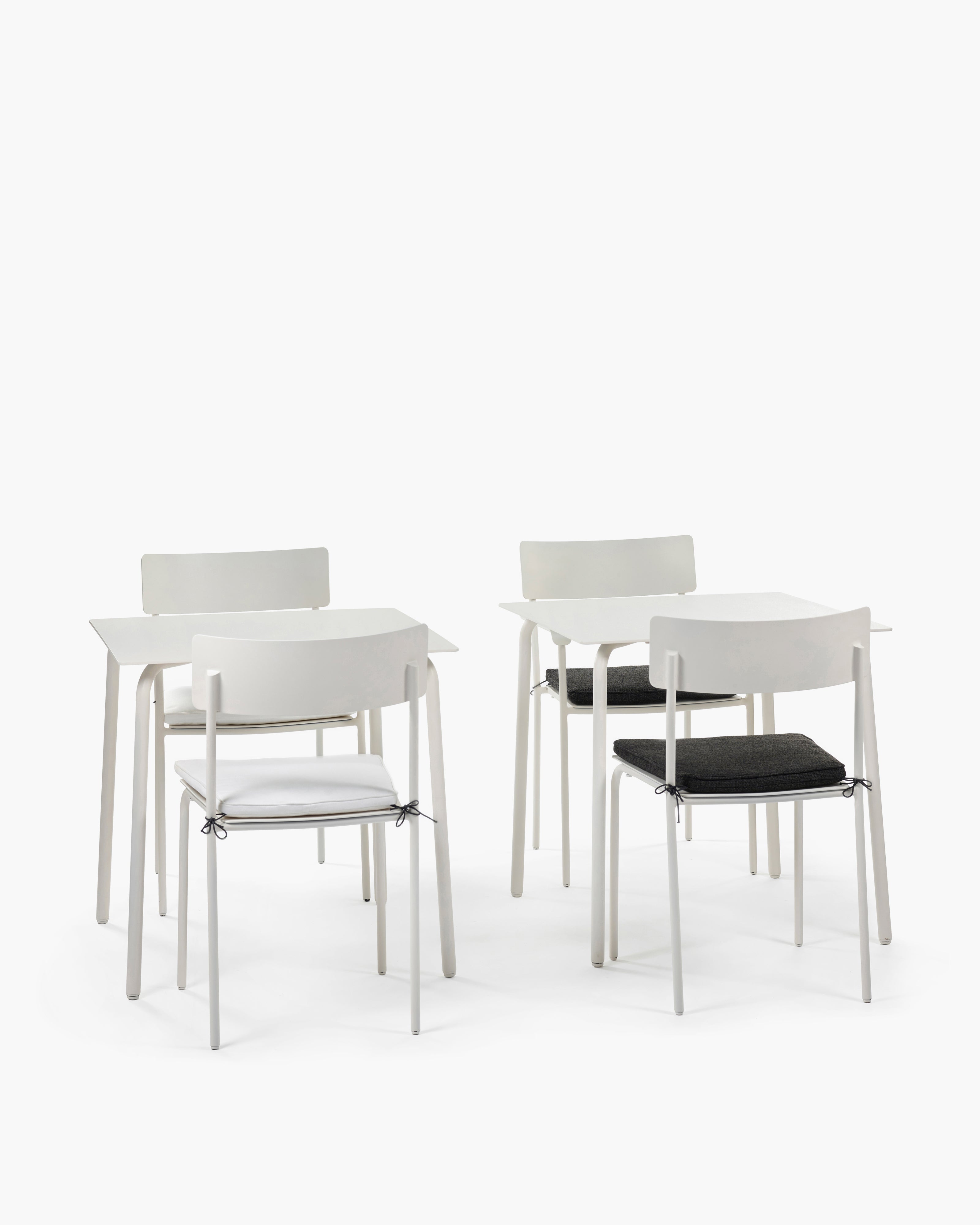Serax August Table M stůl pískový hliníkový
