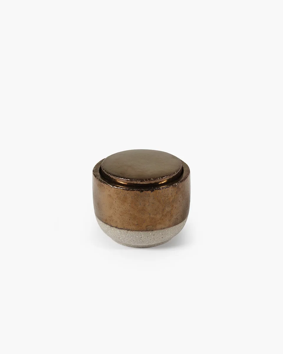 Serax Charred Santal vonná svíčka M zlatá 430 g