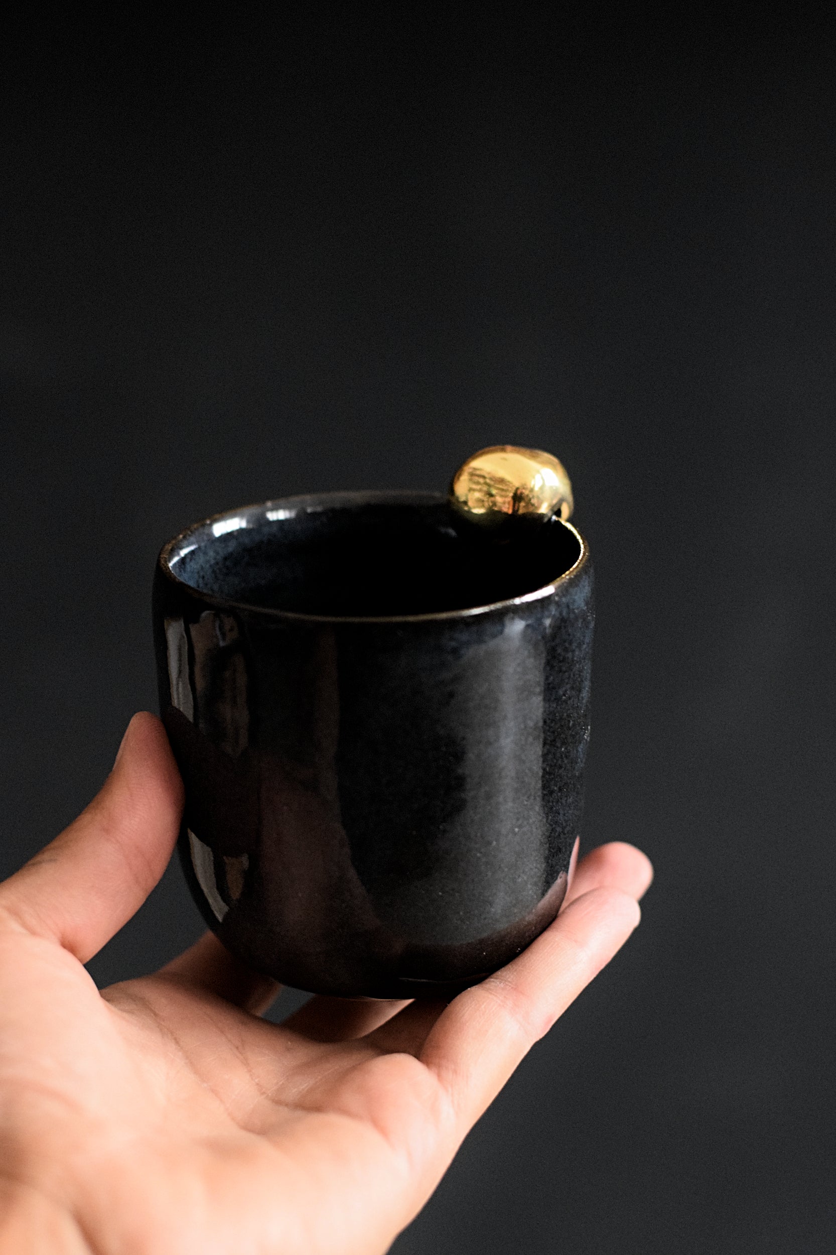 Terra Ceramics Prague Yuri hrnek 200 ml modrý zlatá perla